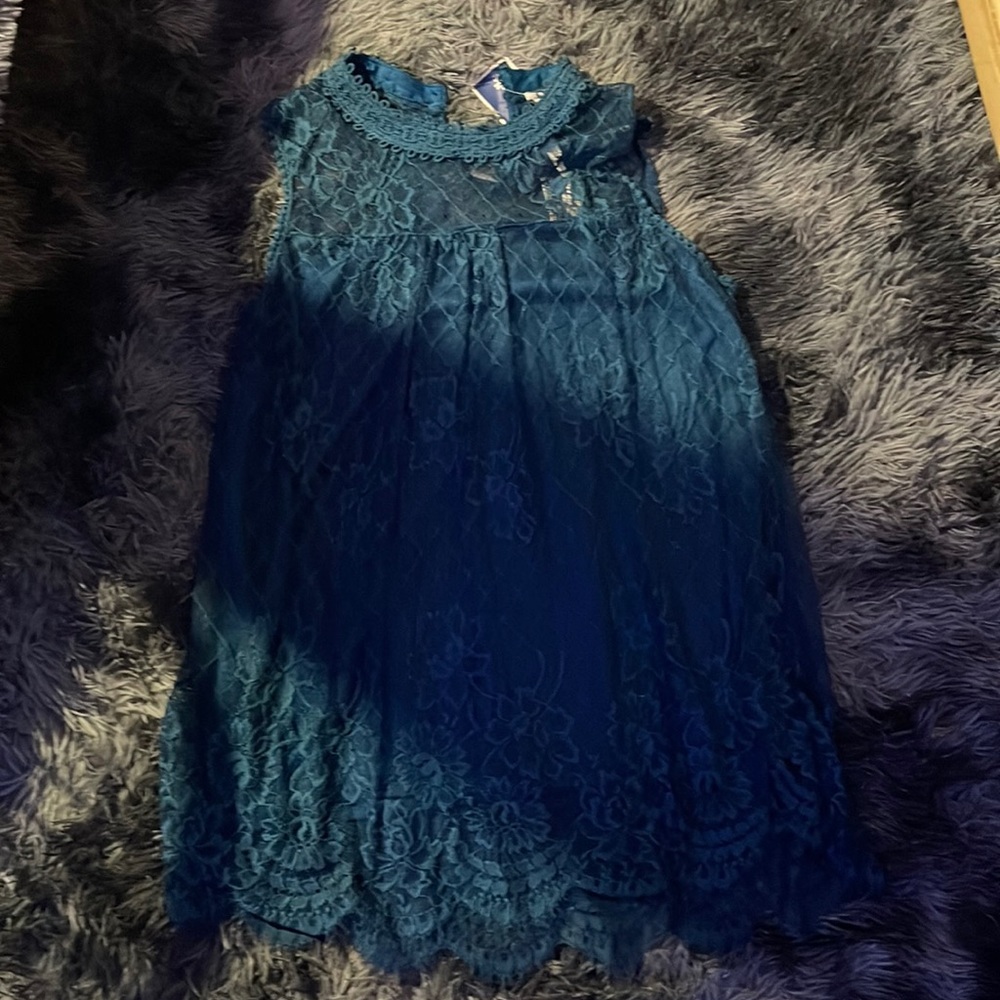 Cute brand new large green top